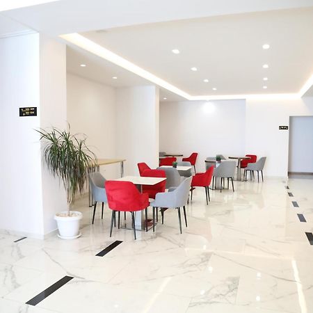 Relax Mea Hotel Sarandë エクステリア 写真