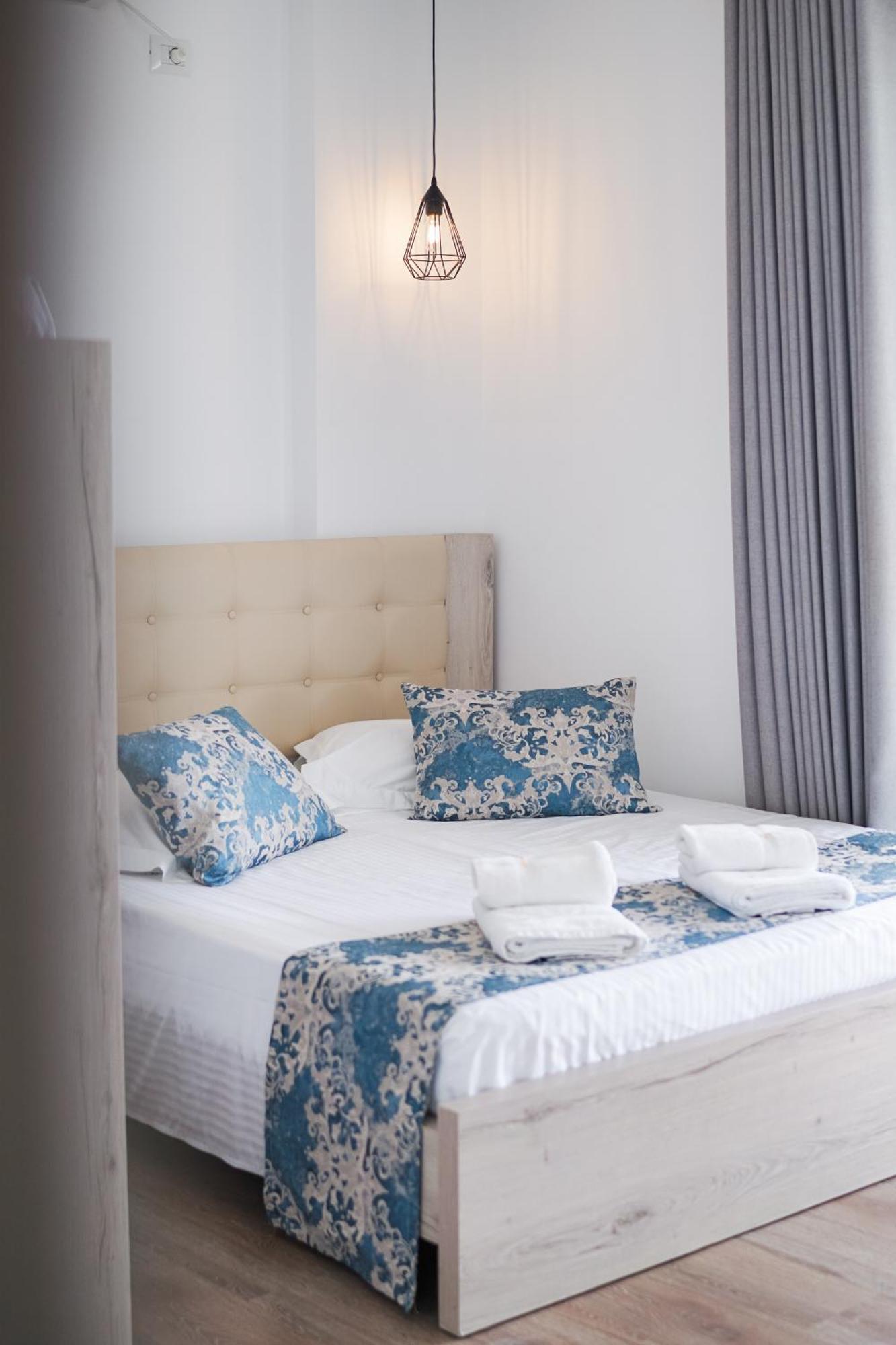 Relax Mea Hotel Sarandë エクステリア 写真