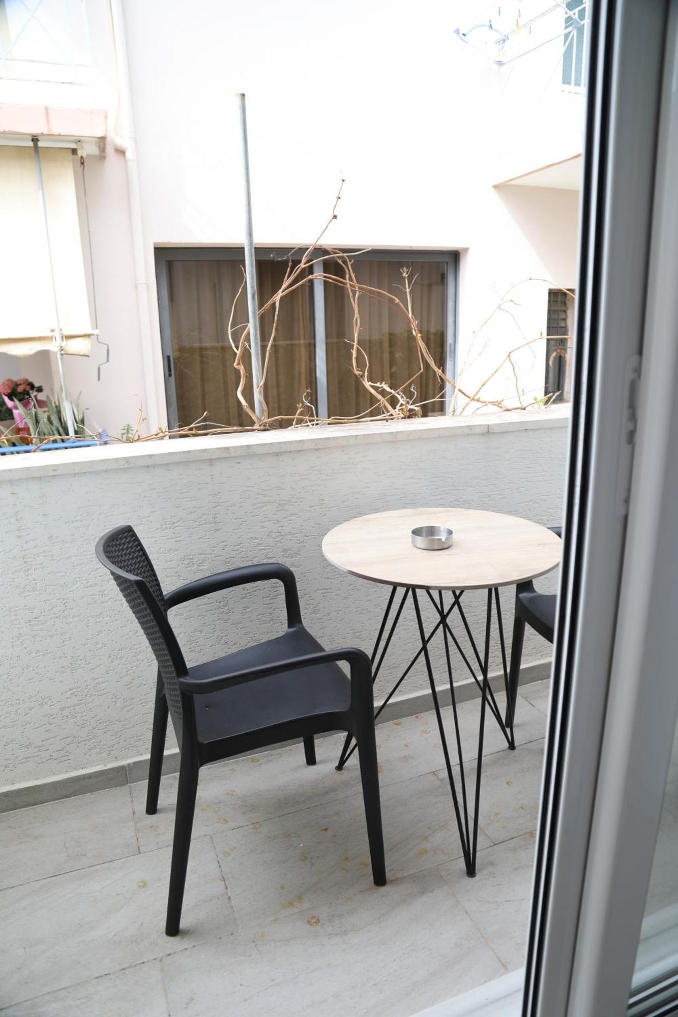 Relax Mea Hotel Sarandë エクステリア 写真