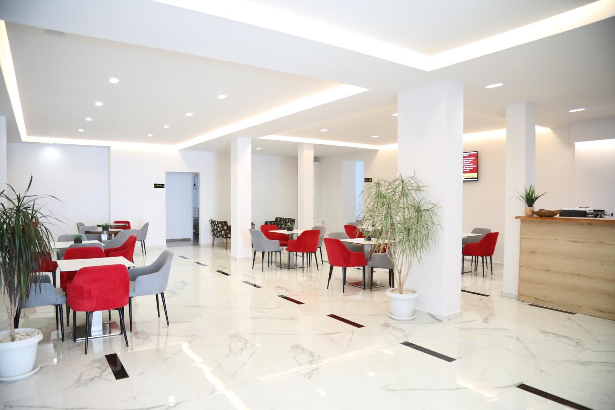 Relax Mea Hotel Sarandë エクステリア 写真