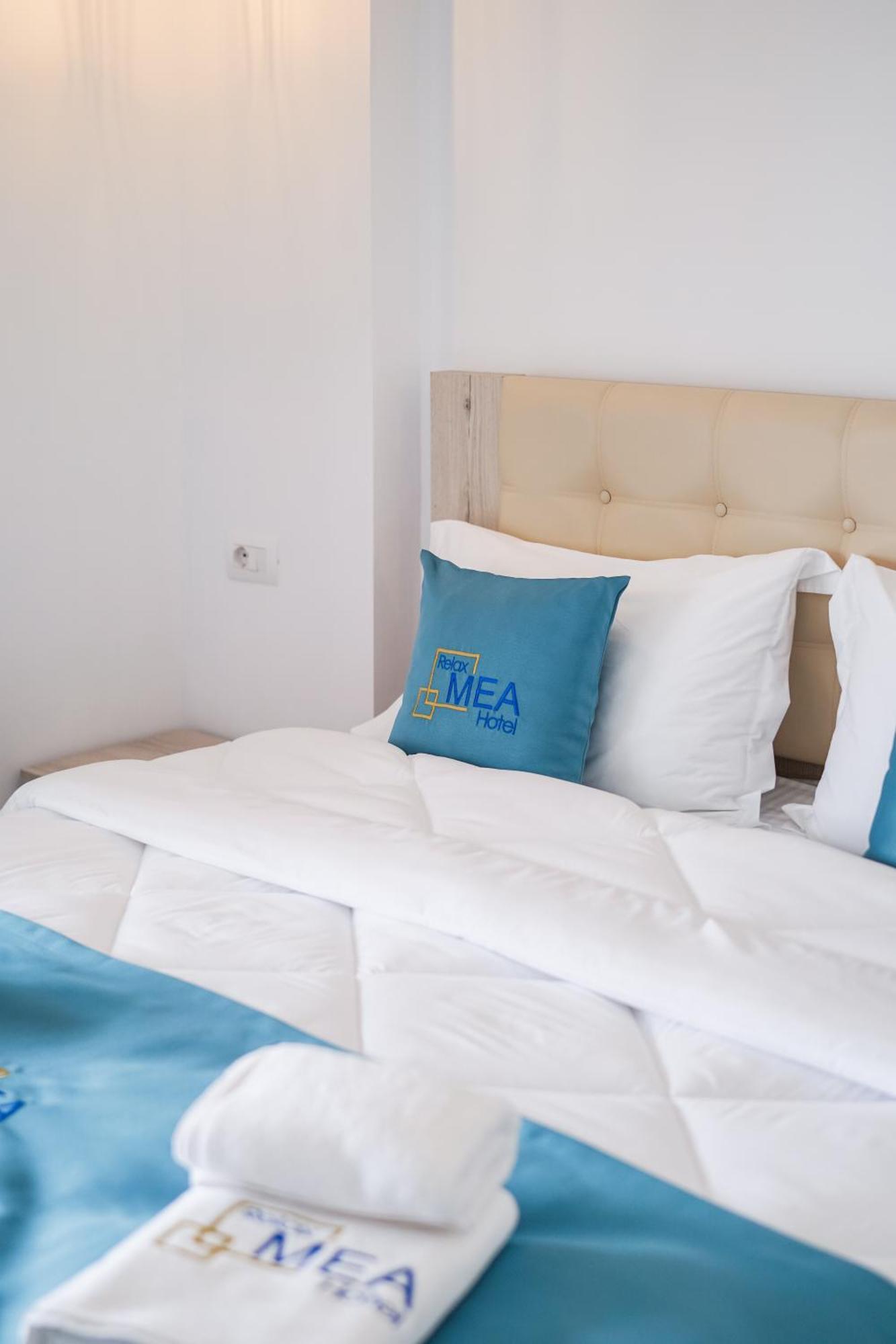 Relax Mea Hotel Sarandë エクステリア 写真