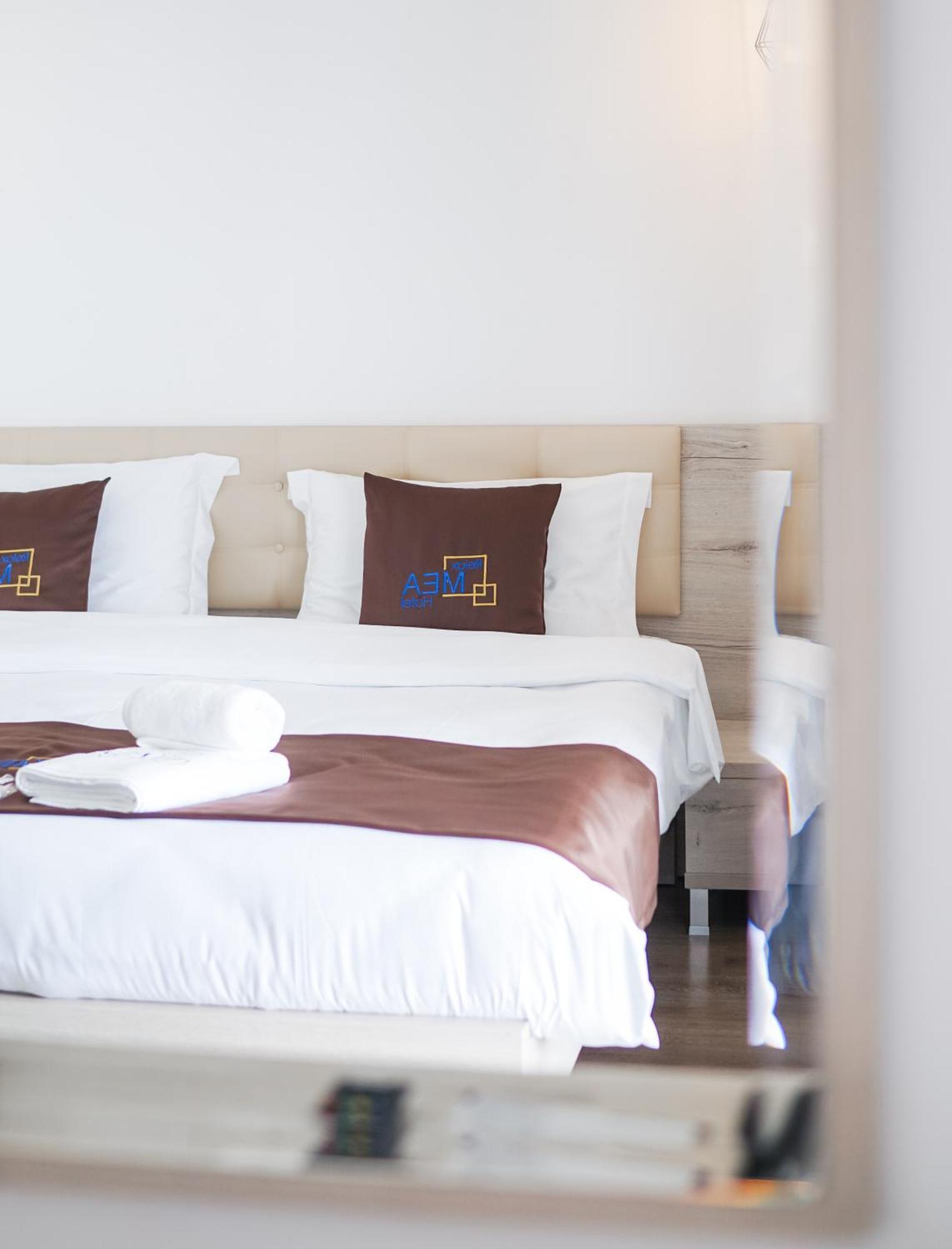 Relax Mea Hotel Sarandë エクステリア 写真