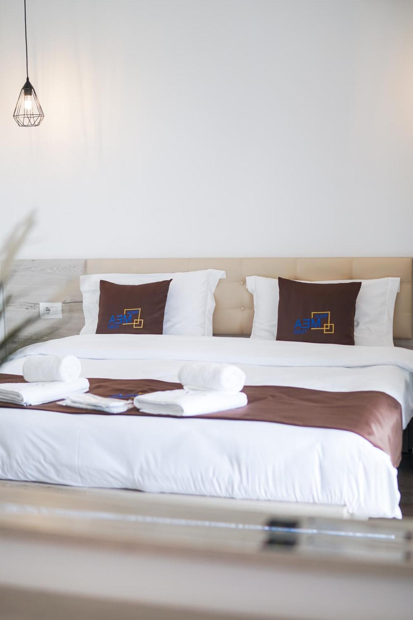 Relax Mea Hotel Sarandë エクステリア 写真